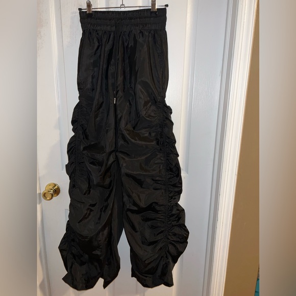 Zemeta - Ruched Wide Leg Pants - Size Small - Picture 6 of 7